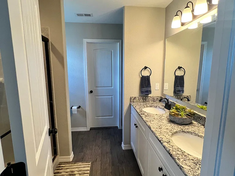 7567 Benecia Dr — Photo 23