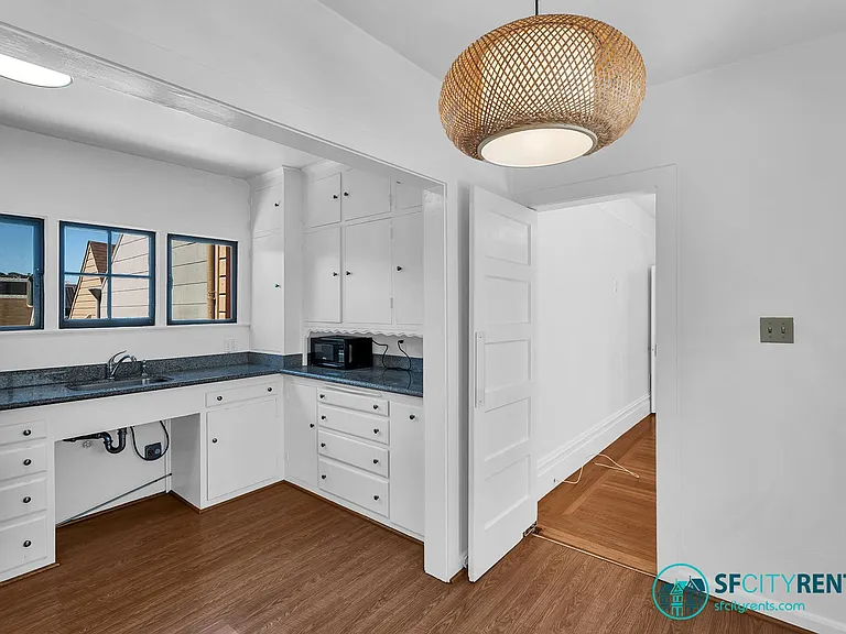270 Eureka St — Photo 4