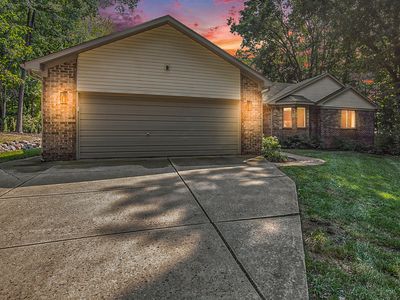 912 Wildbrook Ln, Lake Orion, MI, 48362