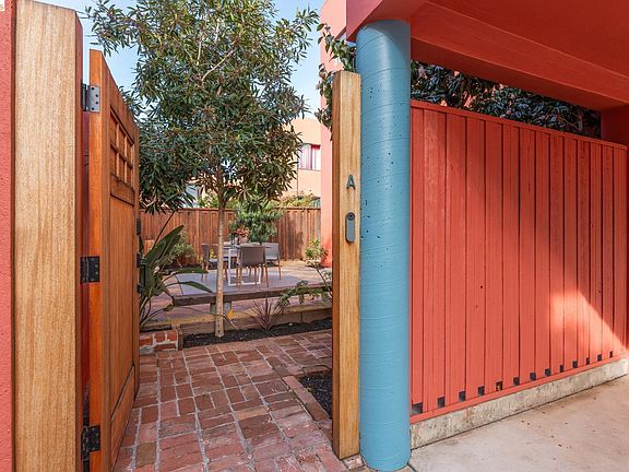 4th image of 2015 Delaware St