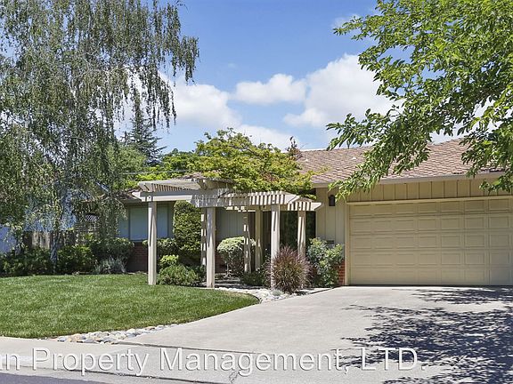 3rd image of 1515 Seward Way