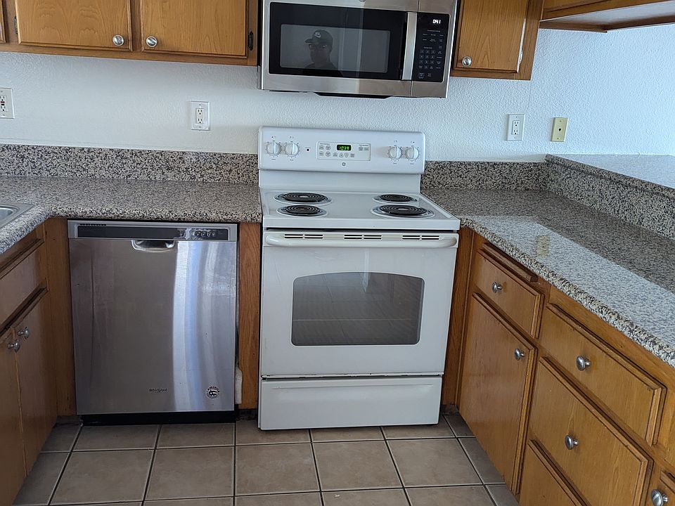 2nd image of 4142 Elm Ave Unit 208
