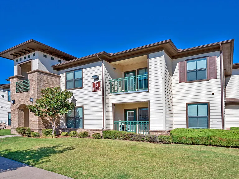 Legend Park Apartments — Photo 14