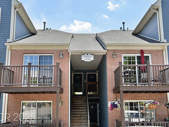 2nd image of 386 Cambridge Dr