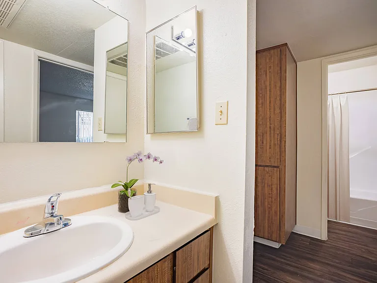 Eagle Point Apartments — Photo 12