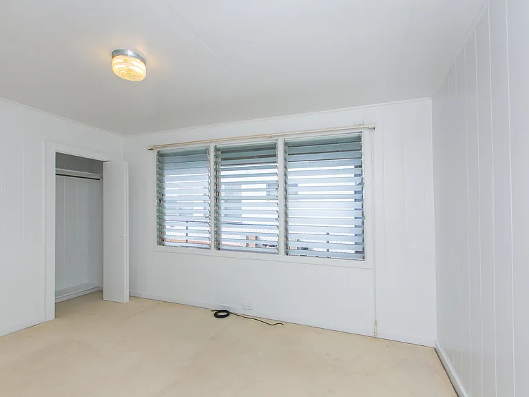 2033A Oswald St — Photo 9