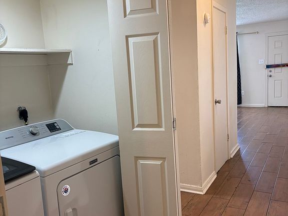 5th image of 1827 8th St