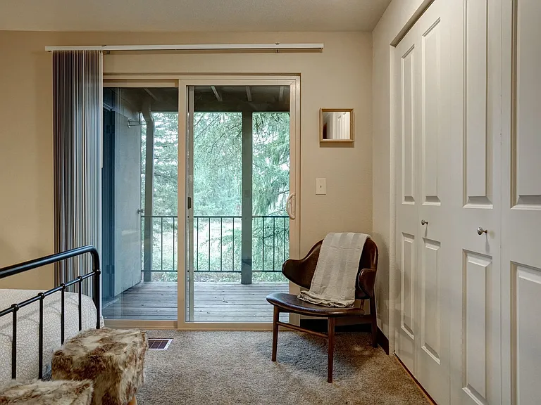 Upland Terrace — Photo 89