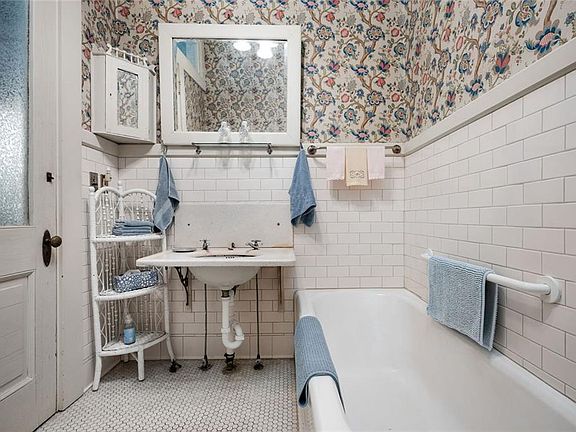 24th image of this home