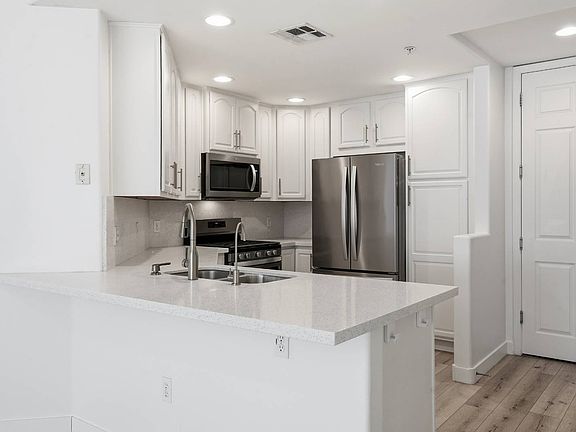 3rd image of 5350 E Deer Valley Dr
