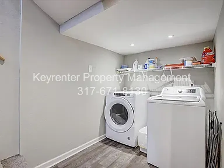 528 W 43rd St — Photo 21