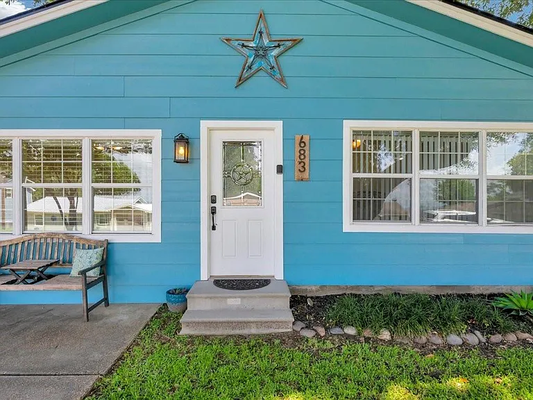 683 Water View Dr — Photo 38
