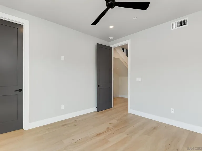 5434 Church Ave — Photo 24