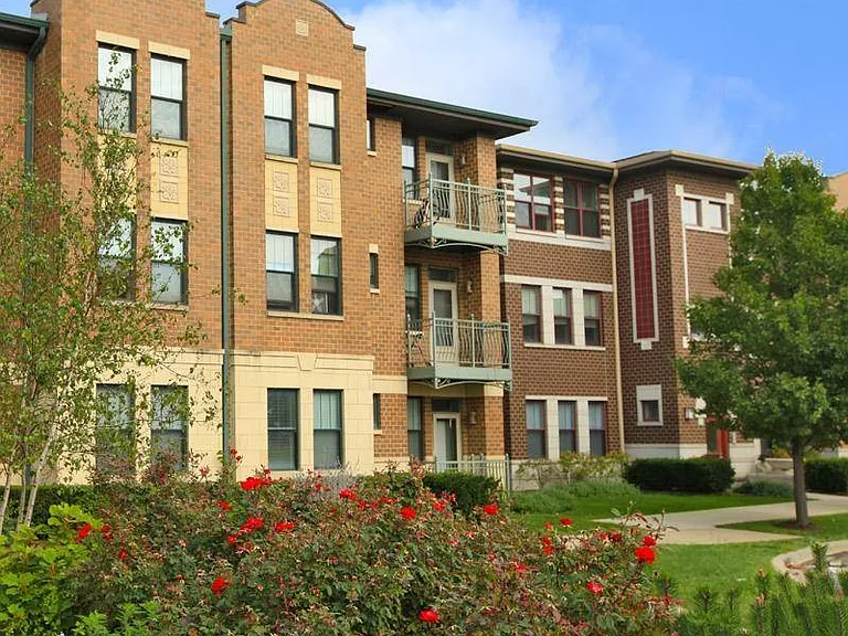 Oakwood Shores — Photo 2