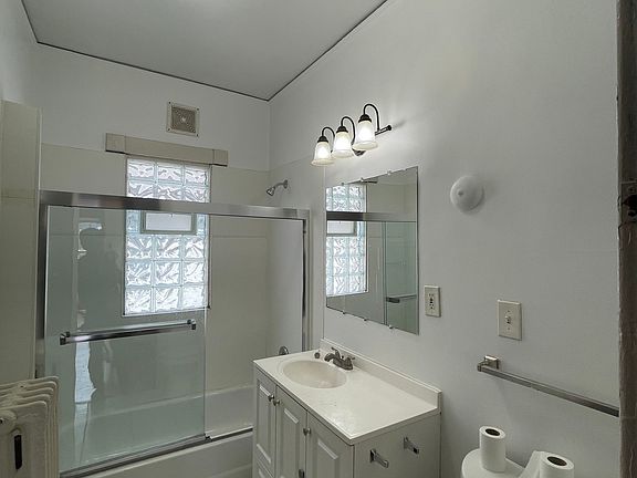 2nd image of 2849-2851 W Juneau Ave