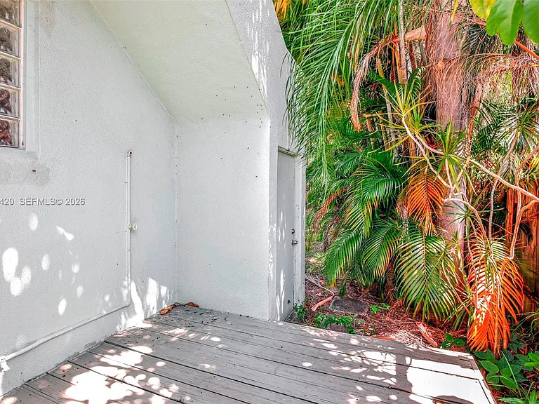 1523 Dewey St — Photo 41