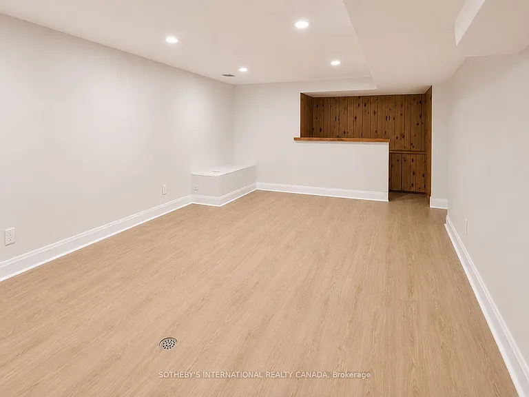 9 Lloydminster Cres — Photo 15