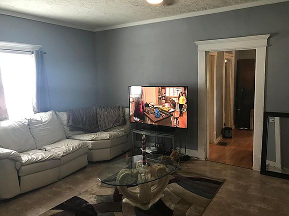 4th image of 1405 Granville St