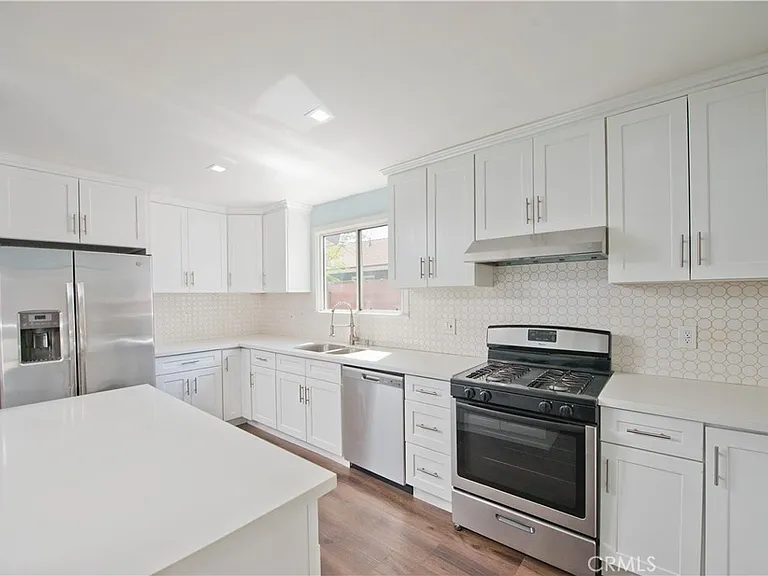 7429 Kentland Ave — Photo 1
