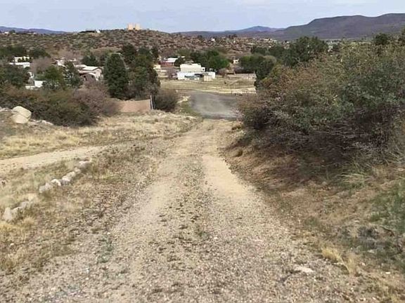 Exterior Neighborhood (street photo)