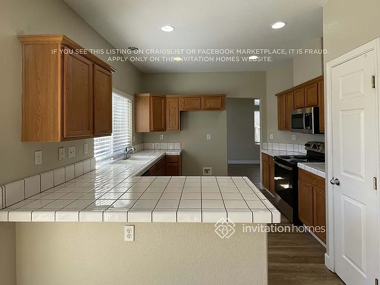 9255 Boulder Falls Ct — Photo 7