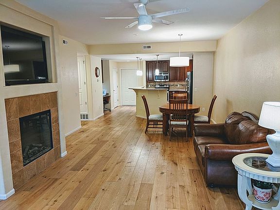 Electric Fireplace w/Blower