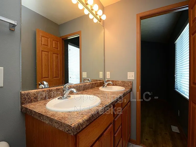 6110 S 188th St — Photo 7