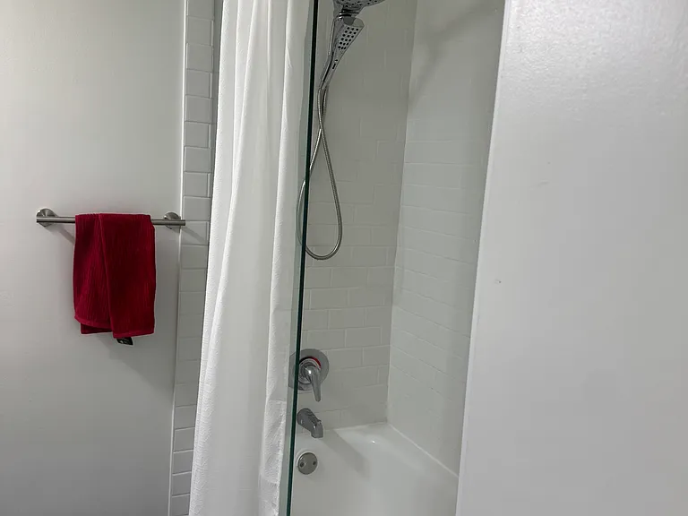 1650 La Salle Ave — Photo 16