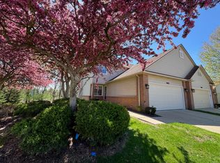 9002 Pine Cove Dr, Whitmore Lake, MI 48189