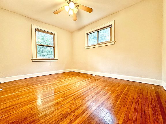3rd image of 133 W Blake Ave #1