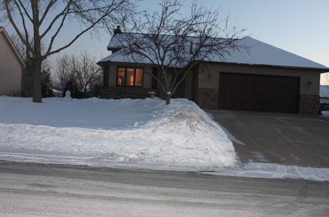1st image of 4709 92nd Cres N