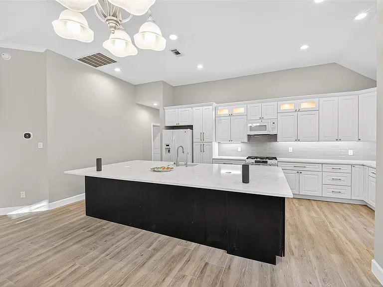 3117 Cedar Knolls Dr — Photo 19