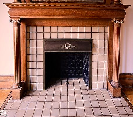 4th image of 159 W 76th St APT 4A