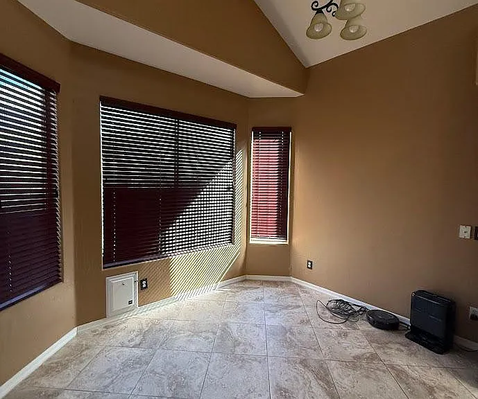 6602 W Molly Ln — Photo 10
