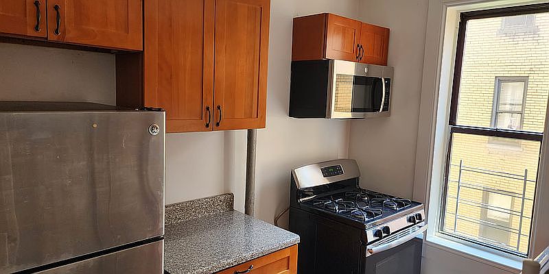 1st image of 170 E 19th St APT 3G