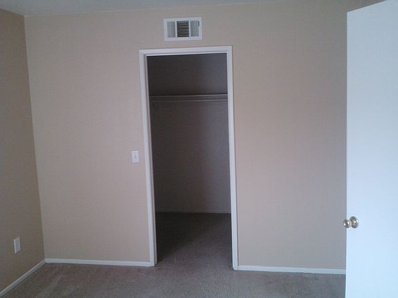 1st Bedroom Large walk in Closet
