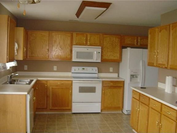 3rd image of 2228 Ballingarry Dr