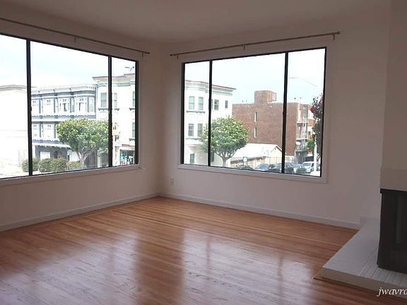 2nd image of 2060 Stockton St