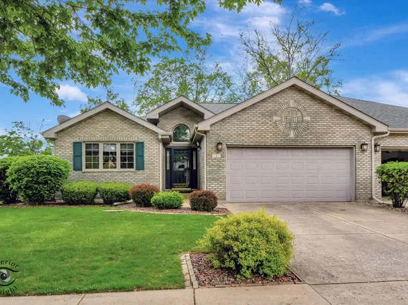 1 Hilgert Ct, Grant Park, IL 60940