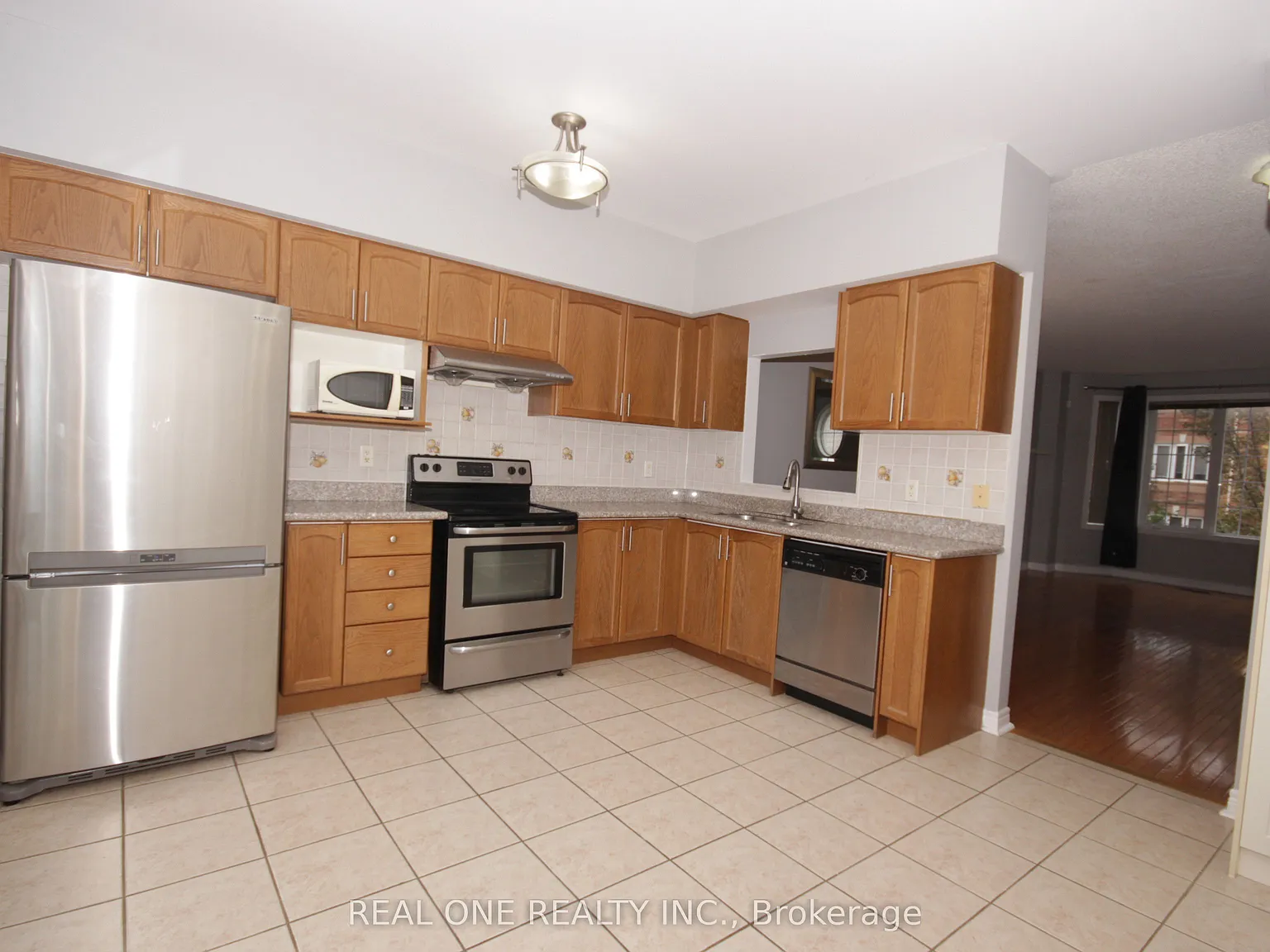 4 bed, $3,600 — Photo 4