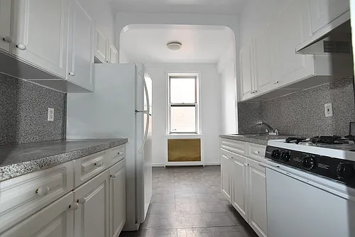 2718 Ocean Ave #J Photo 1