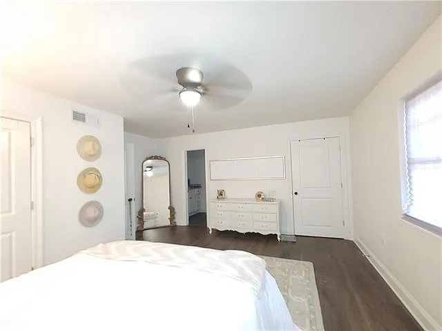 425 Depre St #F — Photo 12