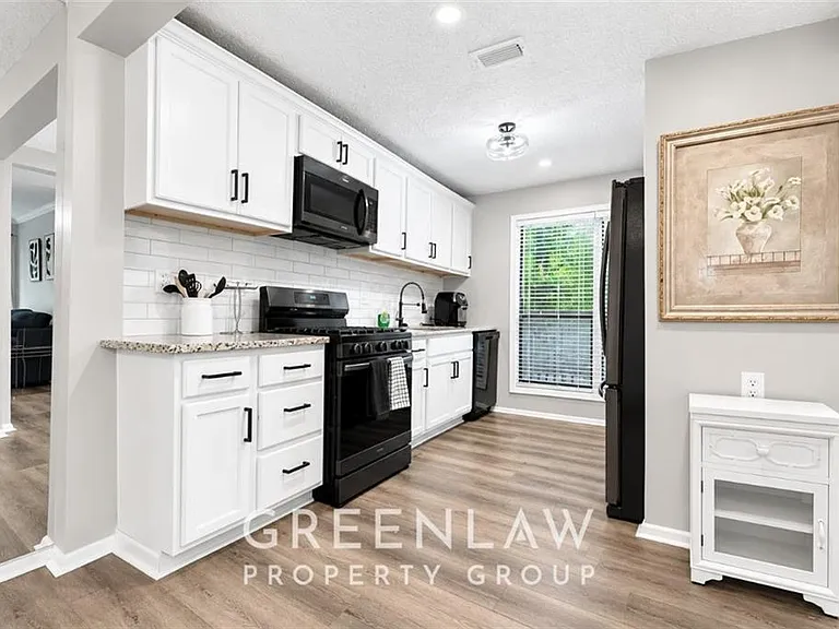 3885 Cedar Cir — Photo 11