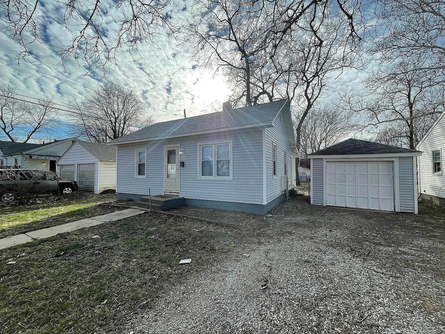 605 Swigart St photo 1