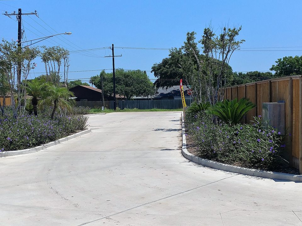 Entry drive up to security gate