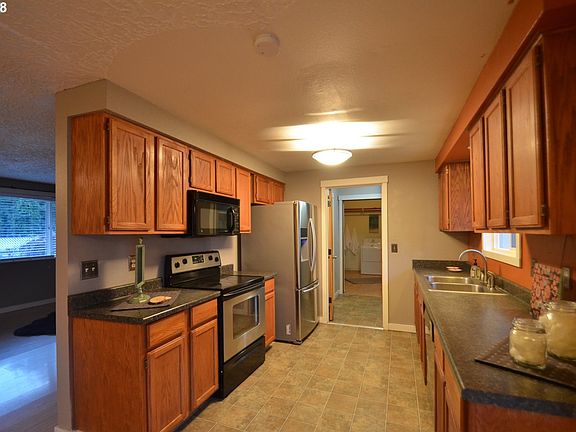 5th image of 9308 NE 99th St