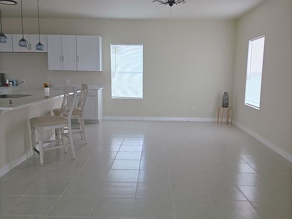4th image of 2621 pahmeyer