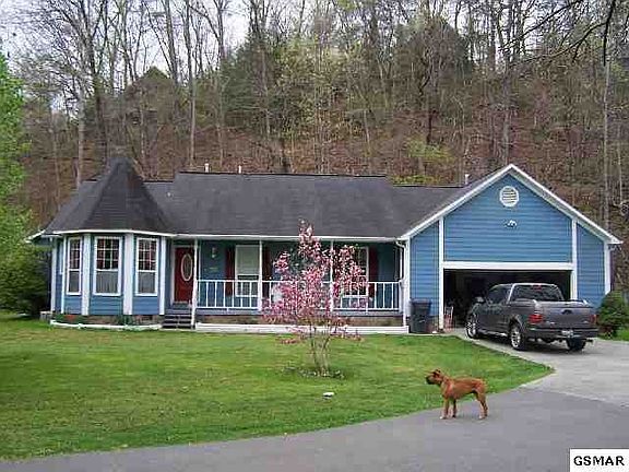 3rd image of 402 Ogle Dr