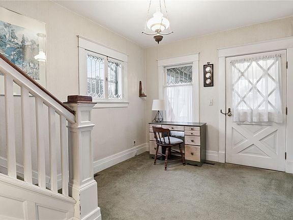 3rd image of 268 Ross St