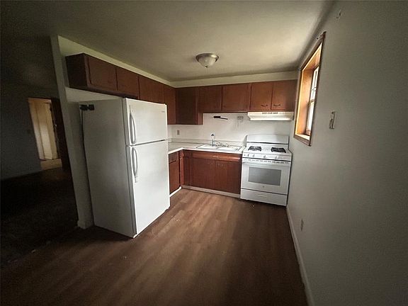 2nd image of 11 Jean Ct APT 2